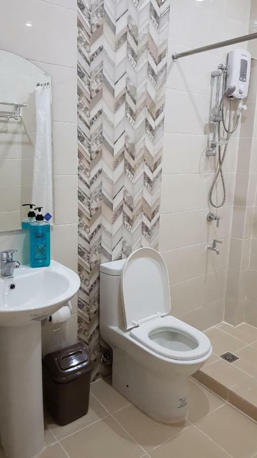 Acrige Apartelle 2-4 Pax Queen @ Heart Of Bogo City Banban المظهر الخارجي الصورة